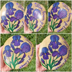 Galet personnalisé iris violet